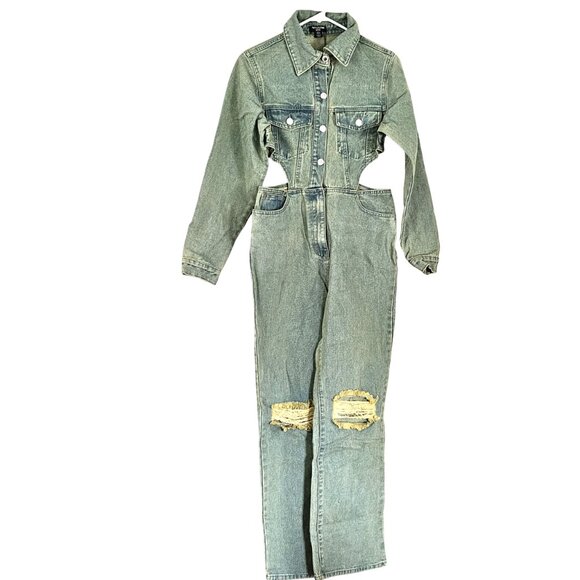 PrettyLittleThing PLT Petite Vintage Wash Denim Cut Out Waist Jumpsuit -US 4 NWT - Picture 2 of 10